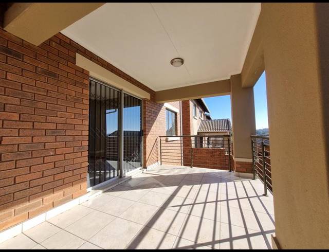 4 BEDROOM DUPLEX FOR SALE IN MOOIKLOOF RIDGE ESTATE